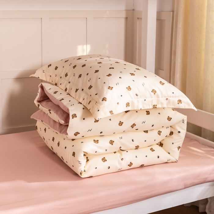 91家纺网 家纺一手货源 找家纺 锦罗绣 2025新款全棉双层纱学生套件三件套 呆萌熊