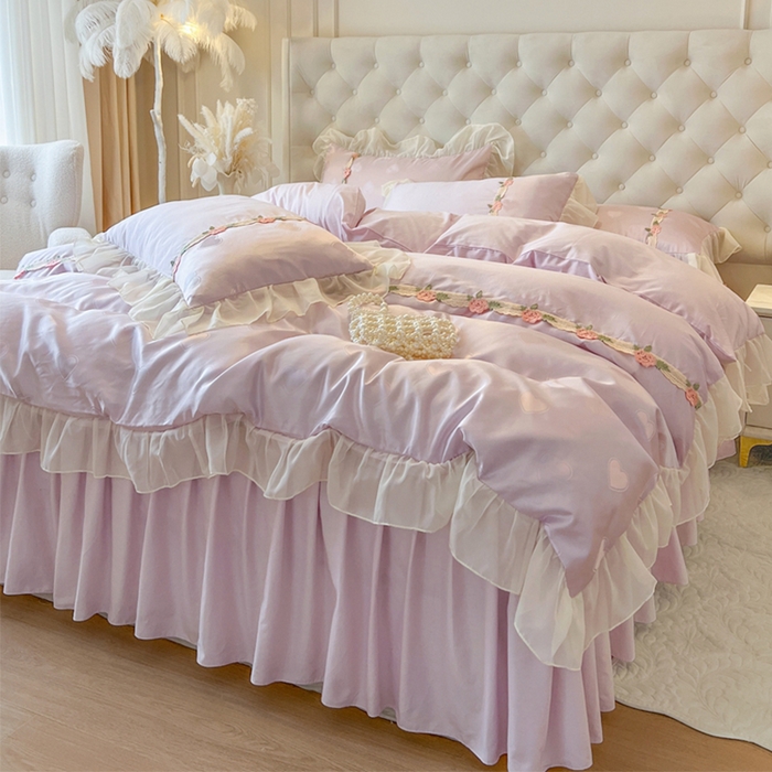 91家纺网 家纺一手货源 找家纺 瑞宝 2025新款法式花边全棉贡缎提花床裙款四件套-梦之语（控价265起） 梦之语-香芋紫