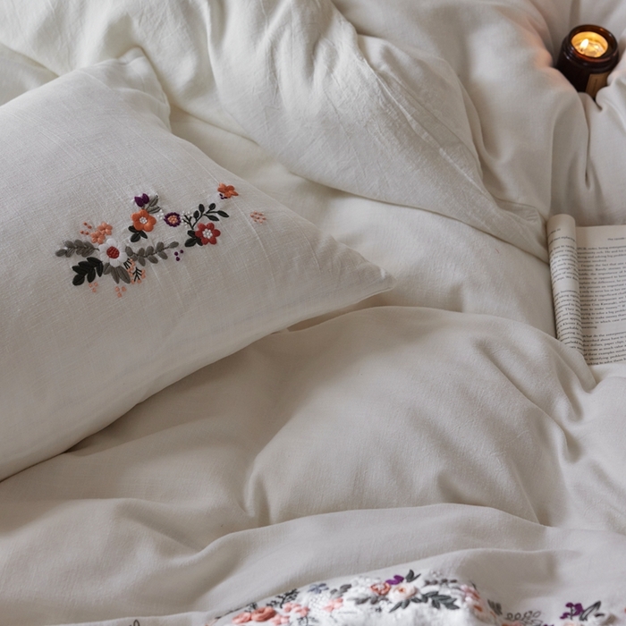 91家纺网 家纺一手货源 找家纺 安莱生活 2025新款手工绣鲁绣天丝麻高端四件套 绣春归-本白