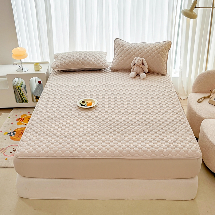 91家纺网 家纺一手货源 找家纺 欧邦 2025新款四季款纯色水洗棉夹棉床笠床垫保护罩 磨毛方格-卡其