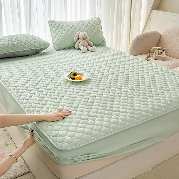 91家纺网 家纺一手货源 找家纺 欧邦 2025新款四季款纯色水洗棉夹棉床笠床垫保护罩 磨毛方格-浅绿