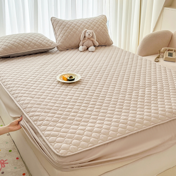 91家纺网 家纺一手货源 找家纺 欧邦 2025新款四季款纯色水洗棉夹棉床笠床垫保护罩 磨毛方格-卡其