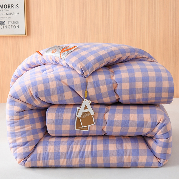 91家纺网 家纺一手货源 找家纺 易展2025新款无印水洗棉格子大豆冬被 格粉蓝