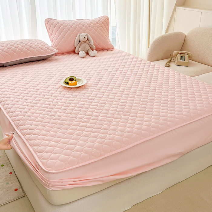 91家纺网 家纺一手货源 找家纺 欧邦 2025新款四季款纯色水洗棉夹棉床笠床垫保护罩 磨毛方格-粉玉