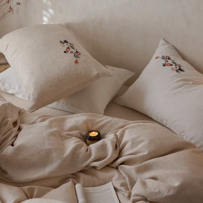 91家纺网 家纺一手货源 找家纺 安莱生活 2025新款手工绣鲁绣天丝麻高端四件套 绣春归-麻本