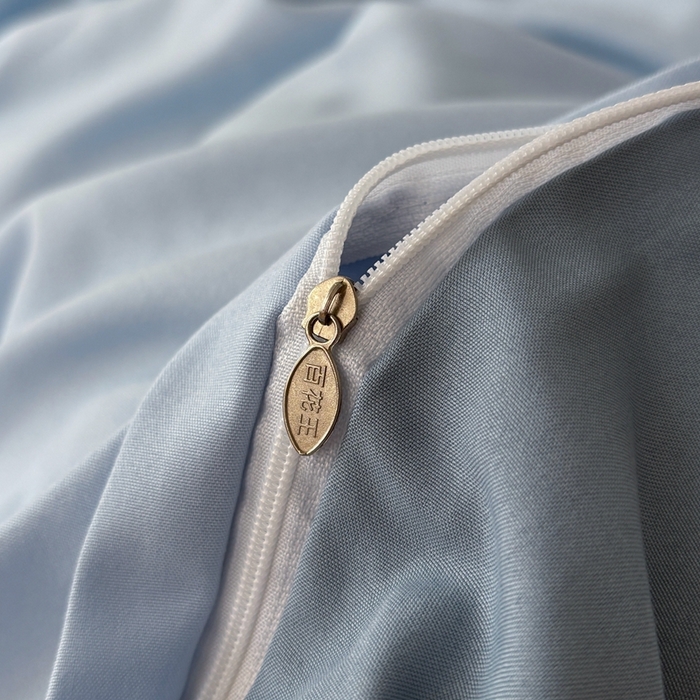 91家纺网 家纺一手货源 找家纺 百花王 2025新款纯色四件套 月光雾蓝