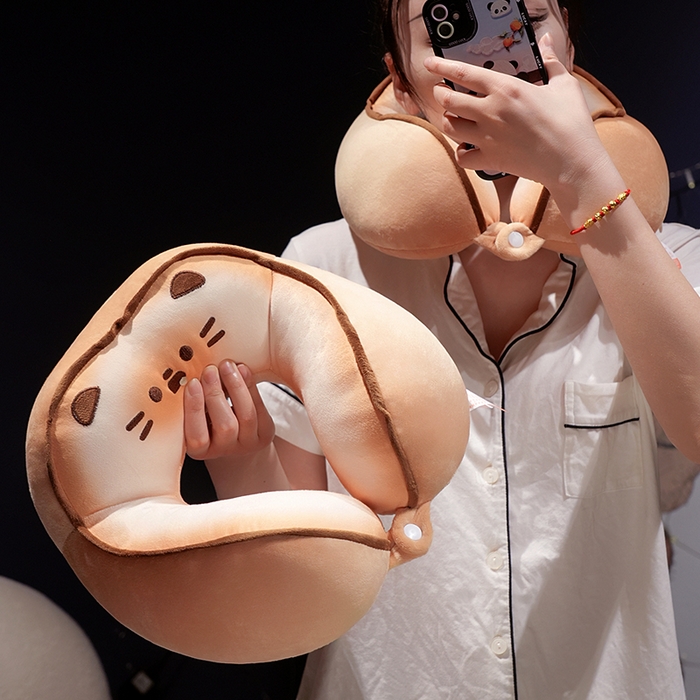 91家纺网 家纺一手货源 找家纺 （总）仟亿莱 2025新款黄油饼干驼峰U枕