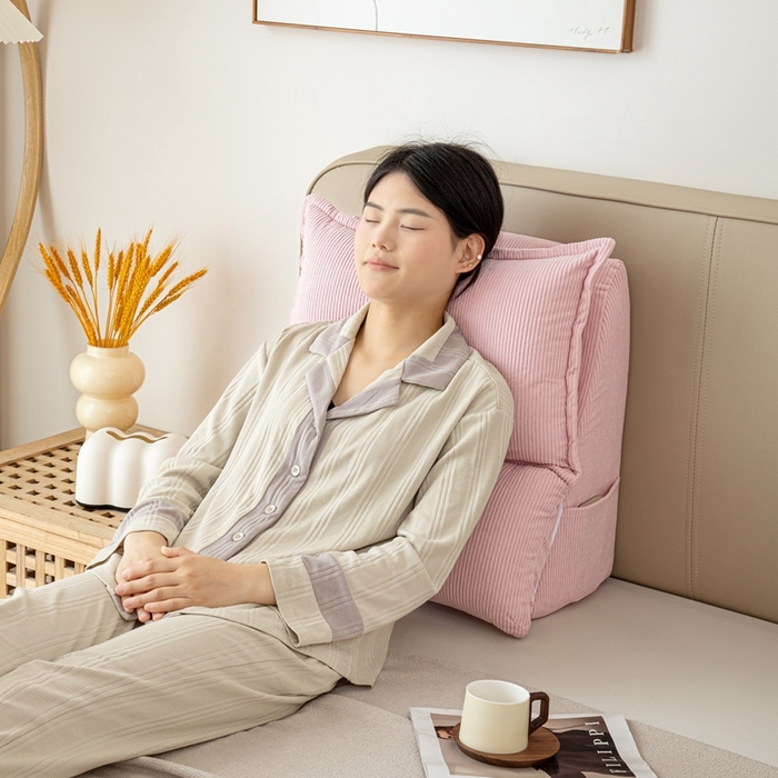 91家纺网 家纺一手货源 找家纺 沐沐家纺 2026新款灯芯绒立体护腰靠枕 立体灯芯绒-樱花粉