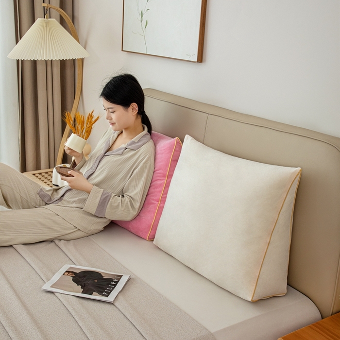 91家纺网 家纺一手货源 找家纺 沐沐2026新款宝宝绒三角靠背 白色