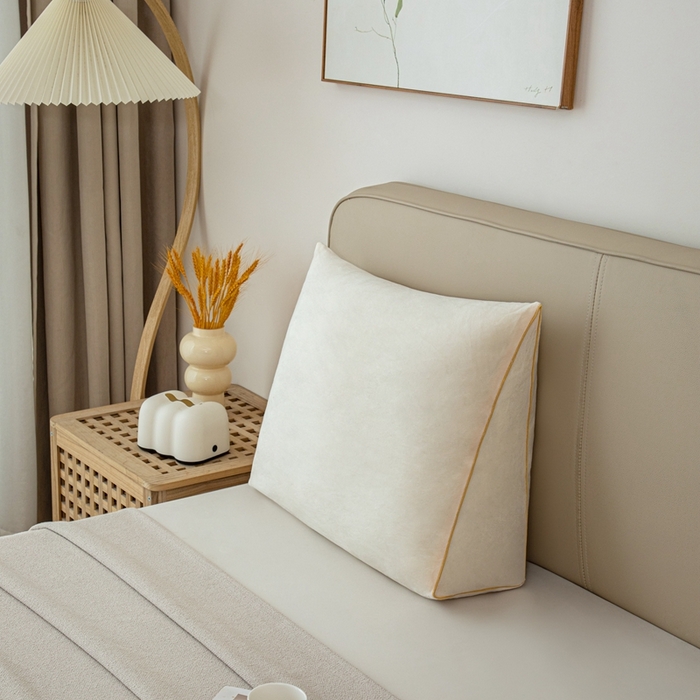 91家纺网 家纺一手货源 找家纺 沐沐2026新款宝宝绒三角靠背 白色