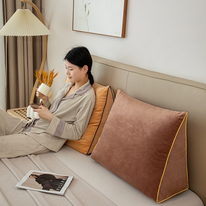 91家纺网 家纺一手货源 找家纺 沐沐2026新款宝宝绒三角靠背 咖啡色