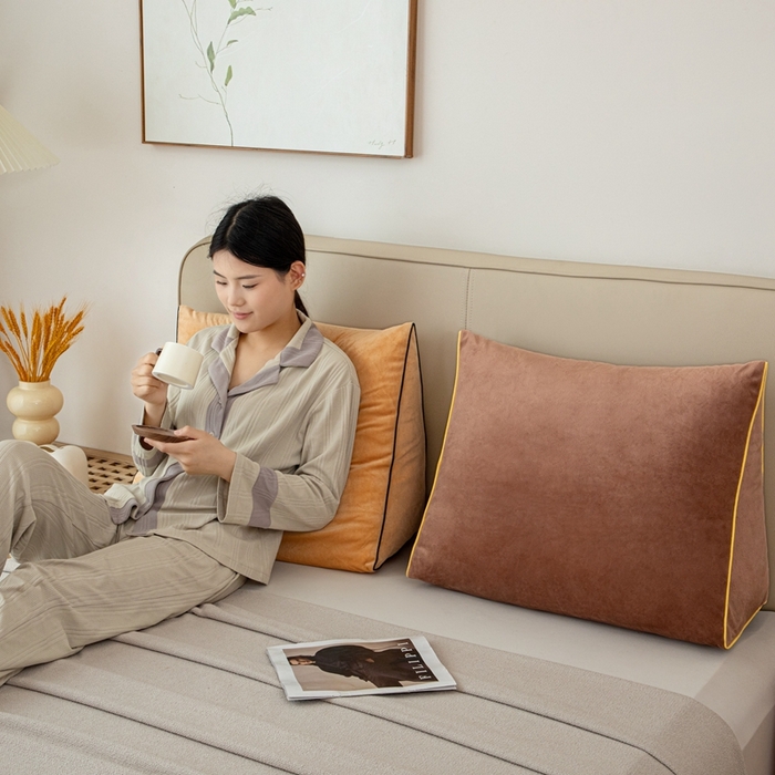 91家纺网 家纺一手货源 找家纺 沐沐2026新款宝宝绒三角靠背 咖啡色