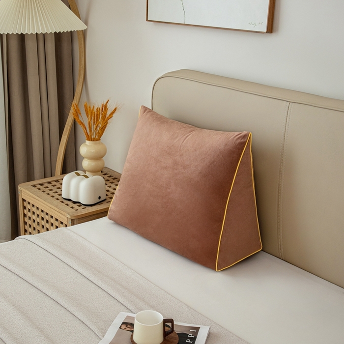 91家纺网 家纺一手货源 找家纺 沐沐2026新款宝宝绒三角靠背 咖啡色