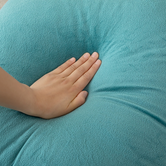 91家纺网 家纺一手货源 找家纺 沐沐2026新款宝宝绒三角靠背 孔雀蓝