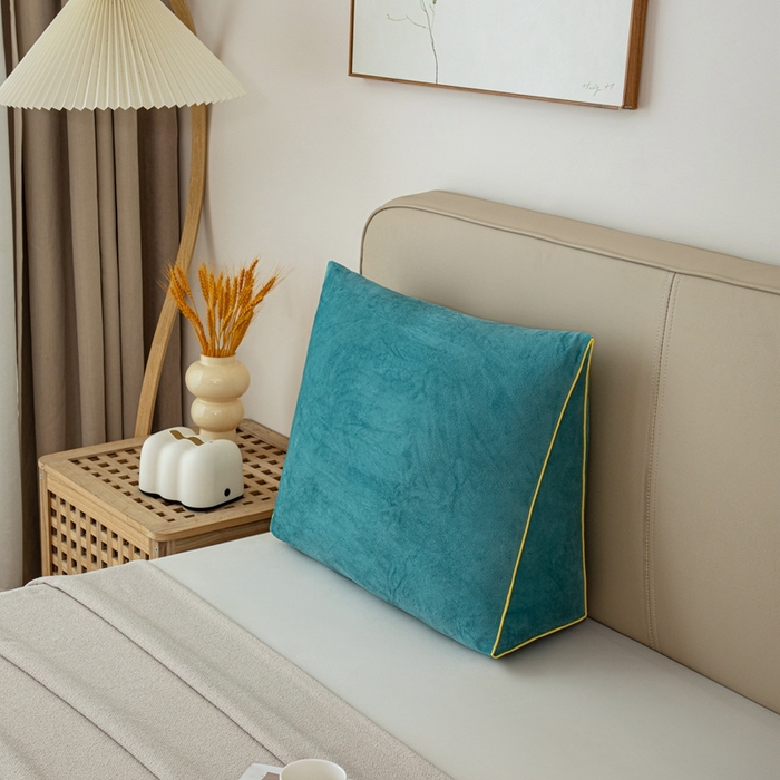 91家纺网 家纺一手货源 找家纺 沐沐2026新款宝宝绒三角靠背 孔雀蓝