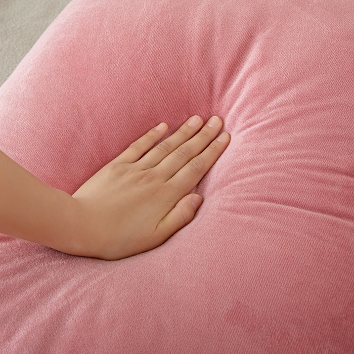 91家纺网 家纺一手货源 找家纺 沐沐2026新款宝宝绒三角靠背 玫粉色