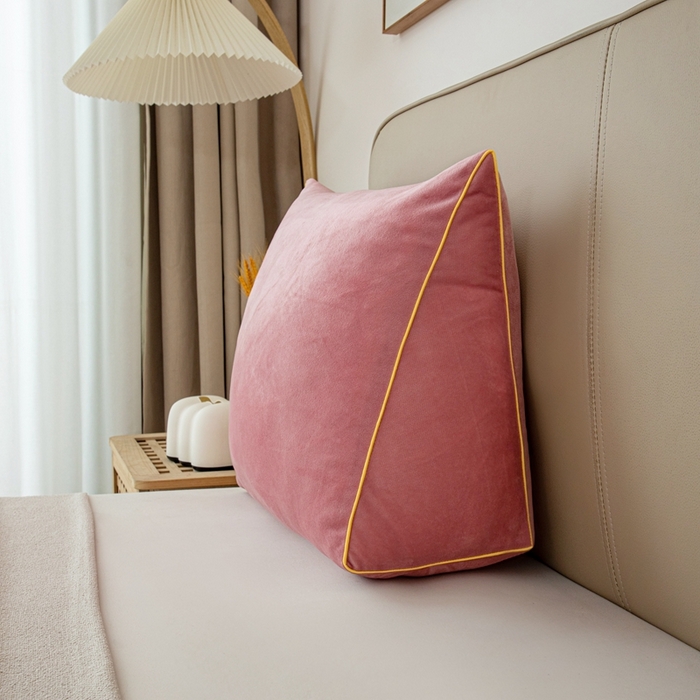 91家纺网 家纺一手货源 找家纺 沐沐2026新款宝宝绒三角靠背 玫粉色