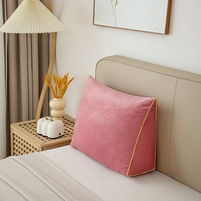 91家纺网 家纺一手货源 找家纺 沐沐2026新款宝宝绒三角靠背 玫粉色