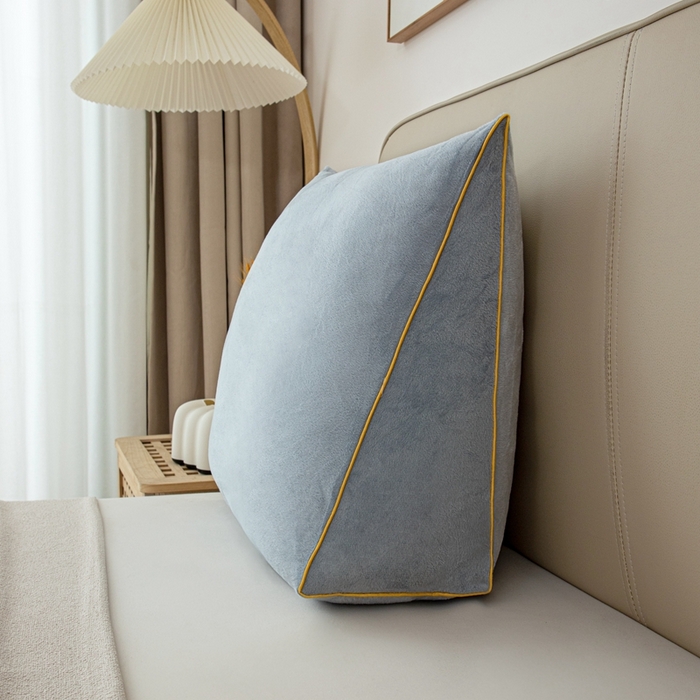 91家纺网 家纺一手货源 找家纺 沐沐2026新款宝宝绒三角靠背 浅灰色