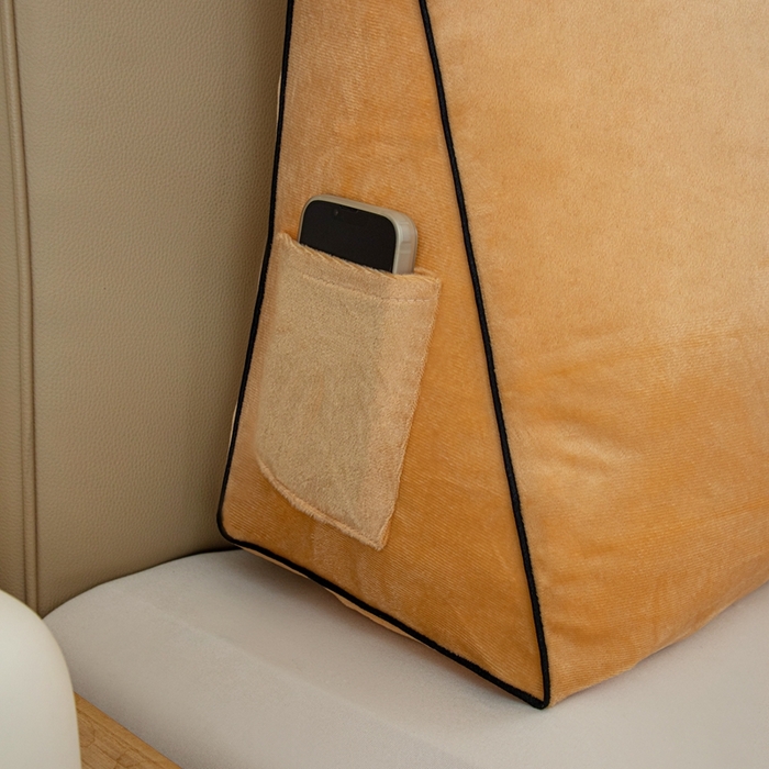 91家纺网 家纺一手货源 找家纺 沐沐2026新款宝宝绒三角靠背 杏黄色