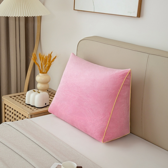 91家纺网 家纺一手货源 找家纺 沐沐2026新款宝宝绒三角靠背 樱花粉