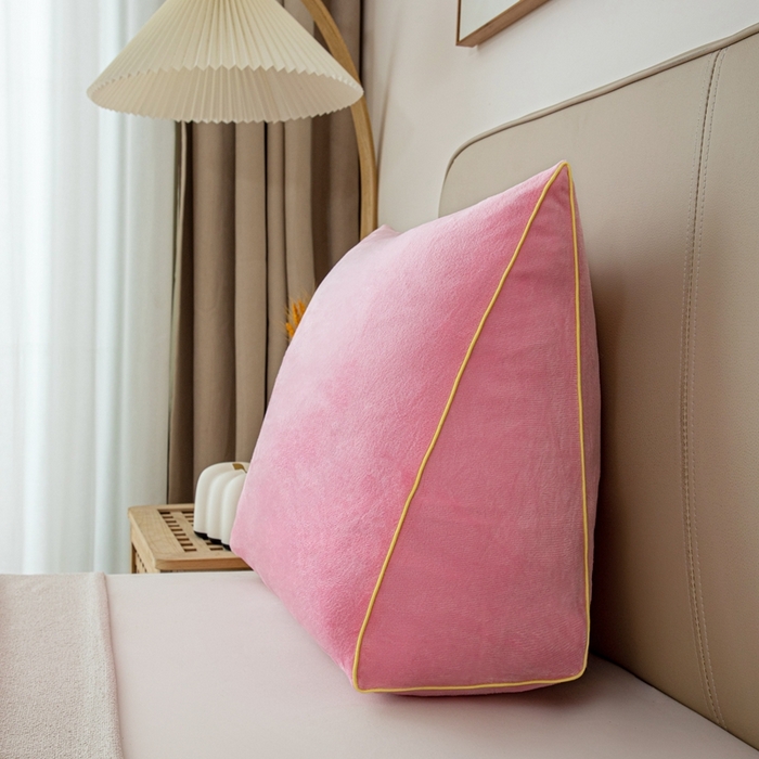 91家纺网 家纺一手货源 找家纺 沐沐2026新款宝宝绒三角靠背 樱花粉