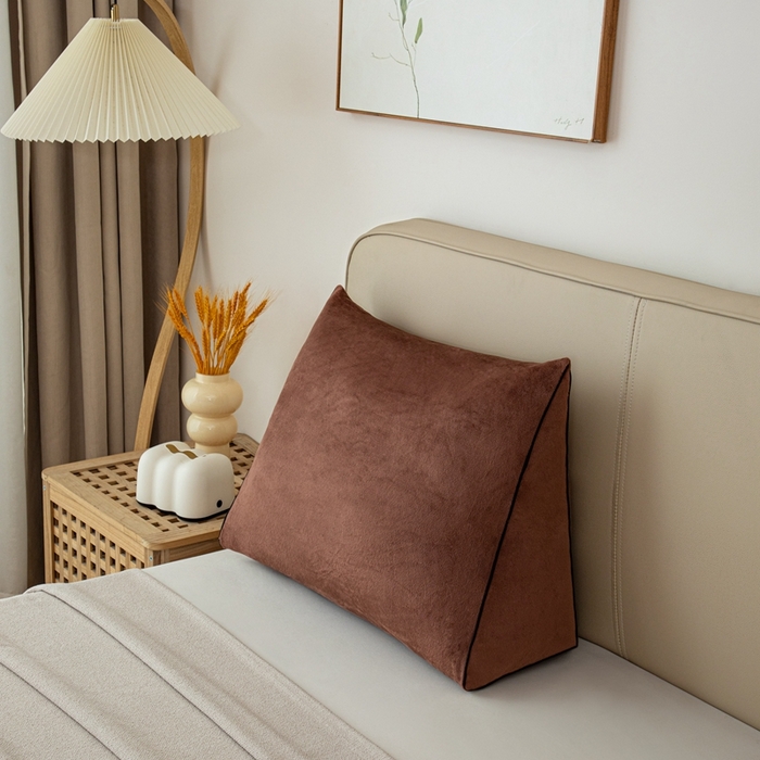 91家纺网 家纺一手货源 找家纺 沐沐2026新款宝宝绒三角靠背 棕色