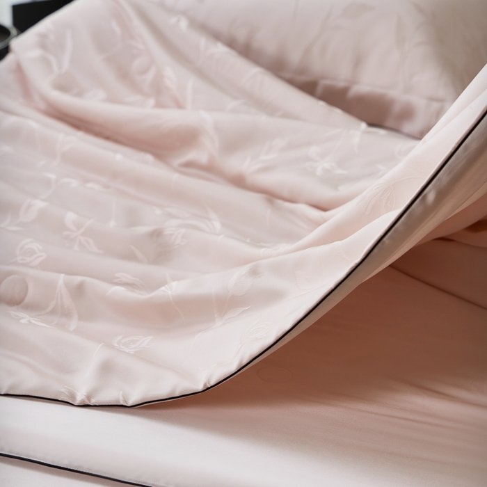 91家纺网 家纺一手货源 找家纺 涞澳家纺 2025新款天丝提花夏被 叶茂-粉