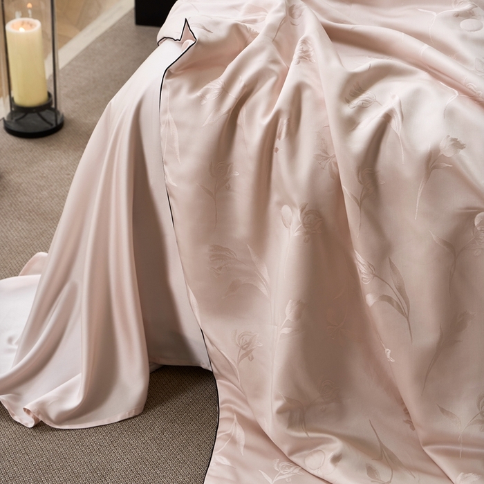 91家纺网 家纺一手货源 找家纺 涞澳家纺 2025新款天丝提花夏被 叶茂-粉