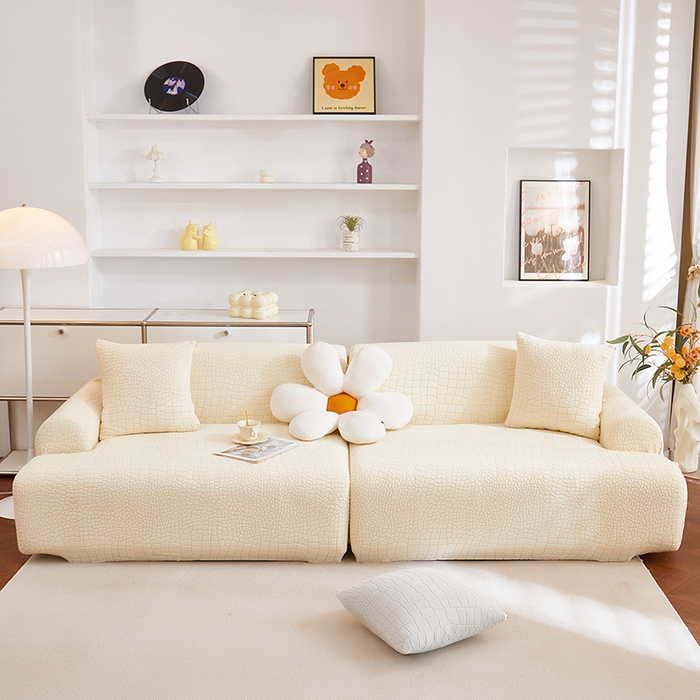 91家纺网 家纺一手货源 找家纺 丝绮鹿 2025新款雕花绒水立方沙发套松紧款（直排图） 米白