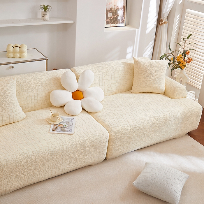91家纺网 家纺一手货源 找家纺 丝绮鹿 2025新款雕花绒水立方沙发套松紧款（直排图） 米白