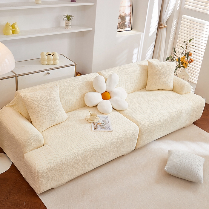 91家纺网 家纺一手货源 找家纺 丝绮鹿 2025新款雕花绒水立方沙发套松紧款（直排图） 米白