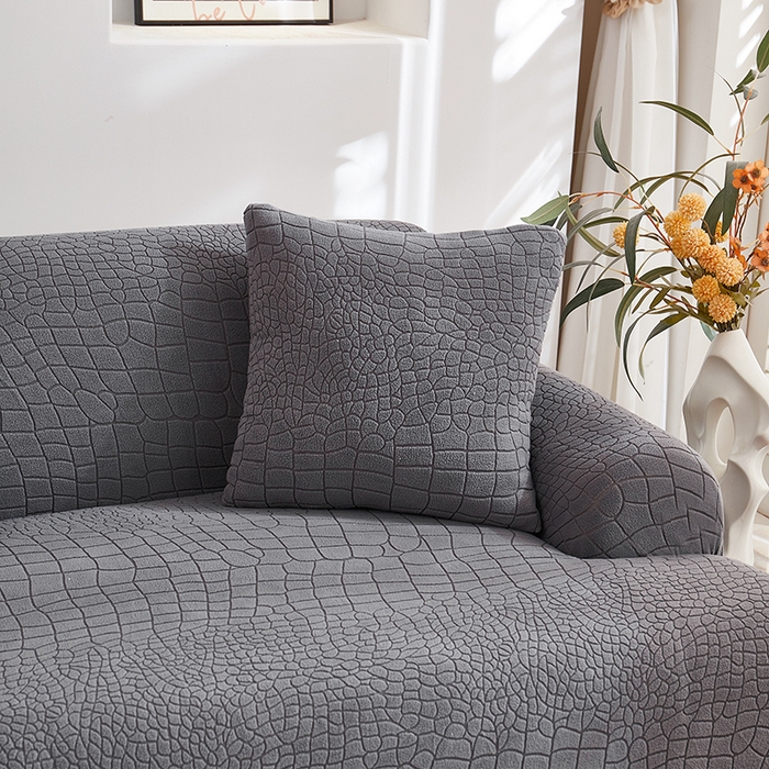 91家纺网 家纺一手货源 找家纺 丝绮鹿 2025新款雕花绒水立方沙发套松紧款（直排图） 深灰