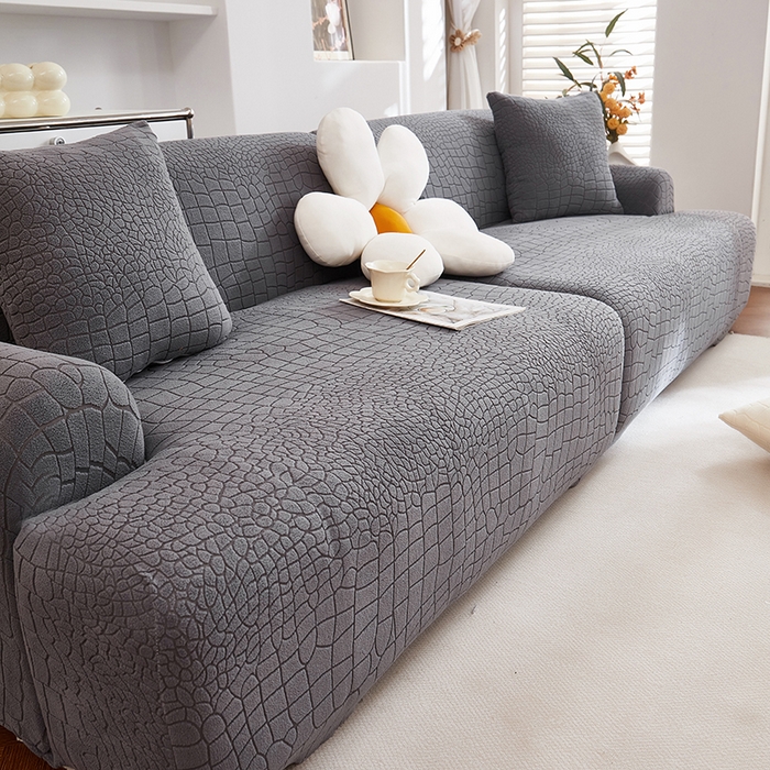91家纺网 家纺一手货源 找家纺 丝绮鹿 2025新款雕花绒水立方沙发套松紧款（直排图） 深灰