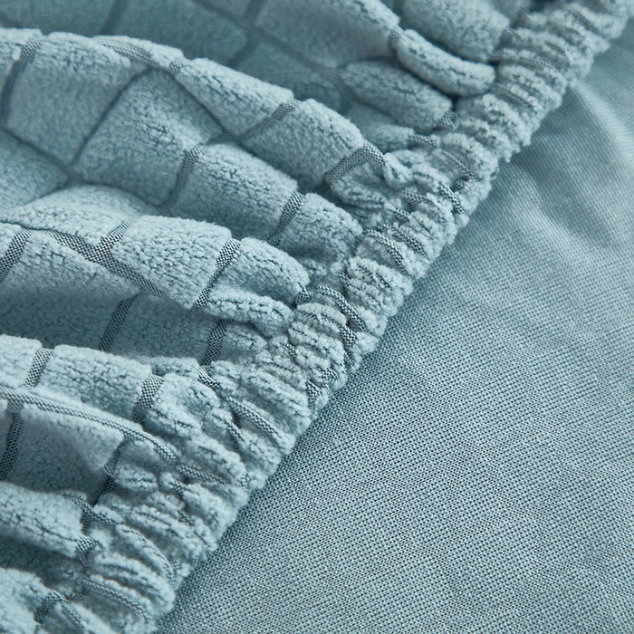 91家纺网 家纺一手货源 找家纺 （总）丝绮鹿 2025新款雕花绒水立方沙发套松紧款（三人图）