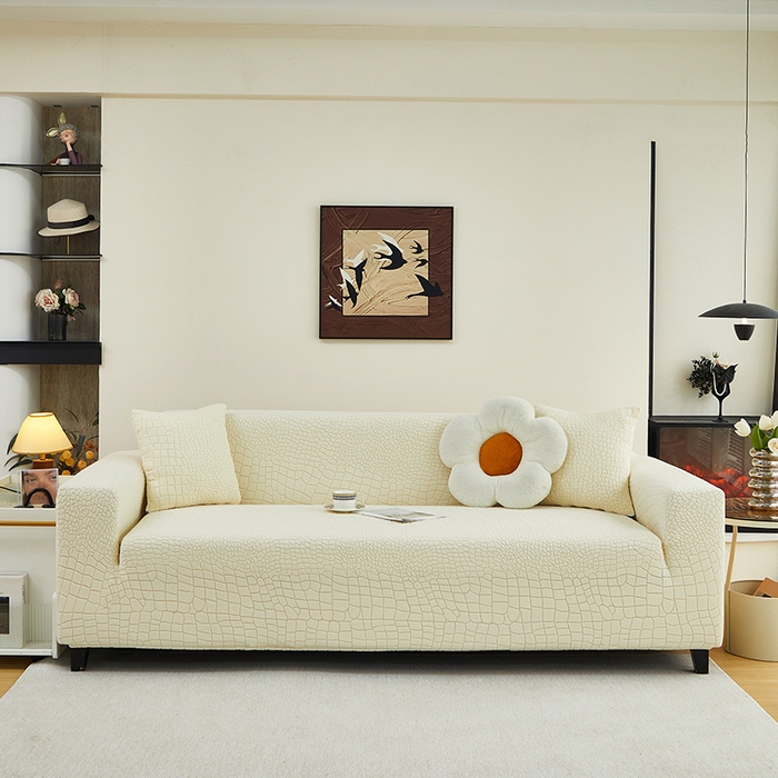 91家纺网 家纺一手货源 找家纺 丝绮鹿 2025新款雕花绒水立方沙发套松紧款（三人图） 米白