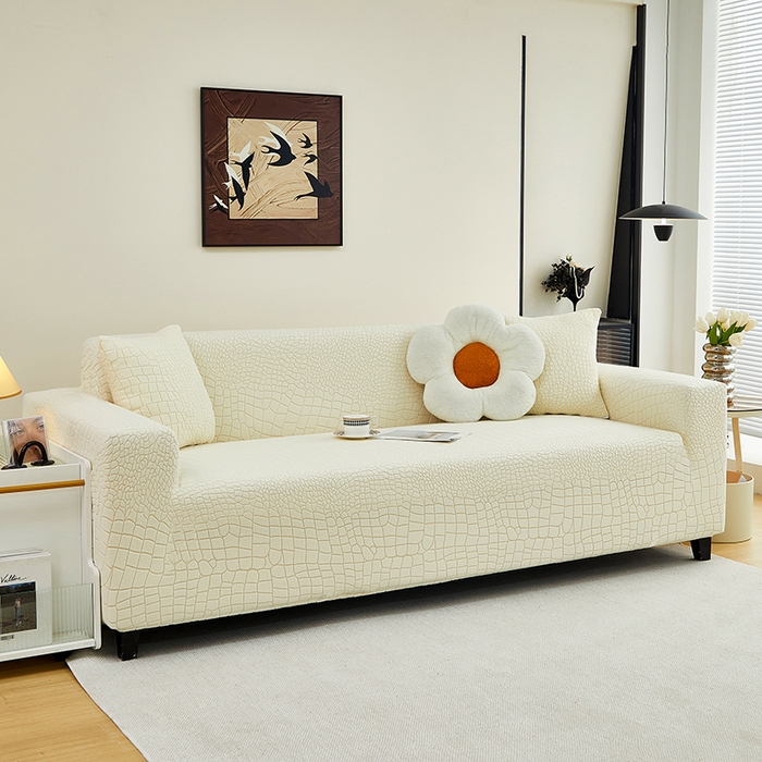 91家纺网 家纺一手货源 找家纺 丝绮鹿 2025新款雕花绒水立方沙发套松紧款（三人图） 米白