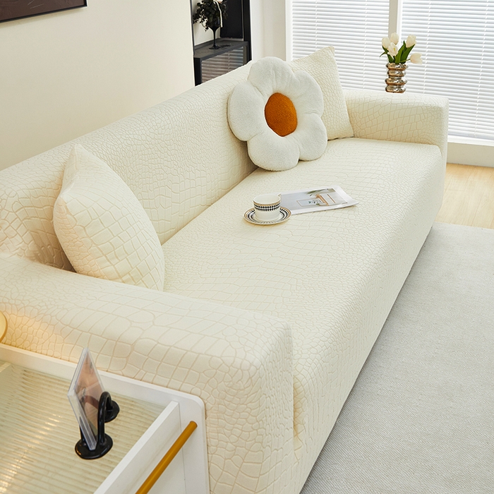 91家纺网 家纺一手货源 找家纺 丝绮鹿 2025新款雕花绒水立方沙发套松紧款（三人图） 米白