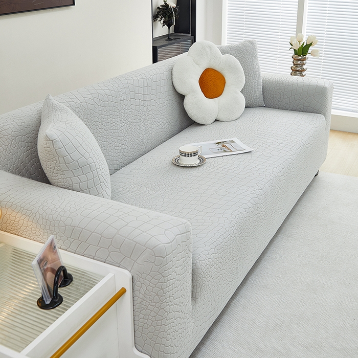 91家纺网 家纺一手货源 找家纺 丝绮鹿 2025新款雕花绒水立方沙发套松紧款（三人图） 浅灰