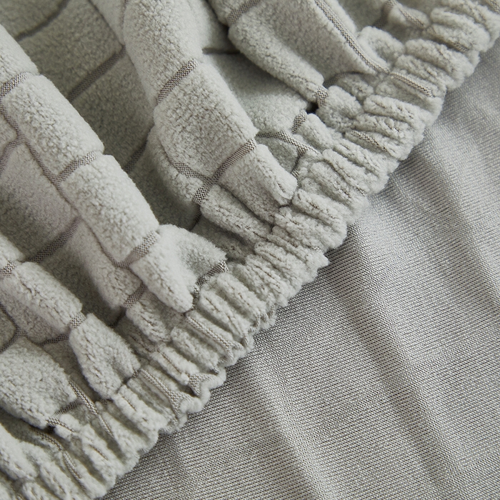 91家纺网 家纺一手货源 找家纺 丝绮鹿 2025新款雕花绒水立方沙发套松紧款（三人图） 浅灰