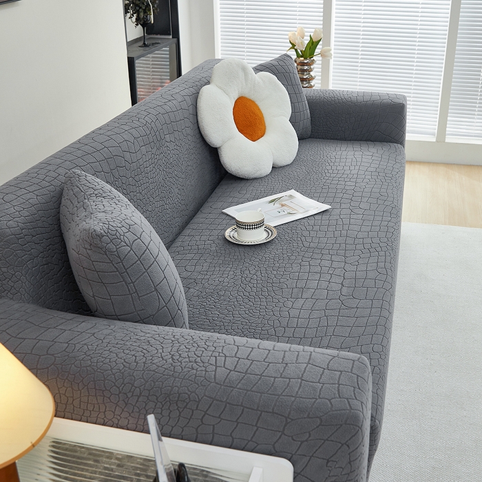 91家纺网 家纺一手货源 找家纺 丝绮鹿 2025新款雕花绒水立方沙发套松紧款（三人图） 深灰