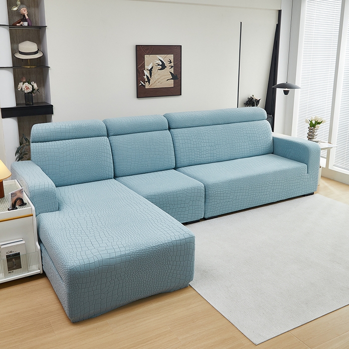 91家纺网 家纺一手货源 找家纺 丝绮鹿 2025新款雕花绒水立方沙发套松紧款（贵妃图） 淡蓝