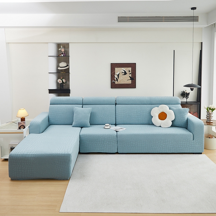 91家纺网 家纺一手货源 找家纺 丝绮鹿 2025新款雕花绒水立方沙发套松紧款（贵妃图） 淡蓝