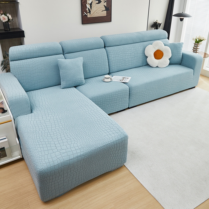 91家纺网 家纺一手货源 找家纺 丝绮鹿 2025新款雕花绒水立方沙发套松紧款（贵妃图） 淡蓝