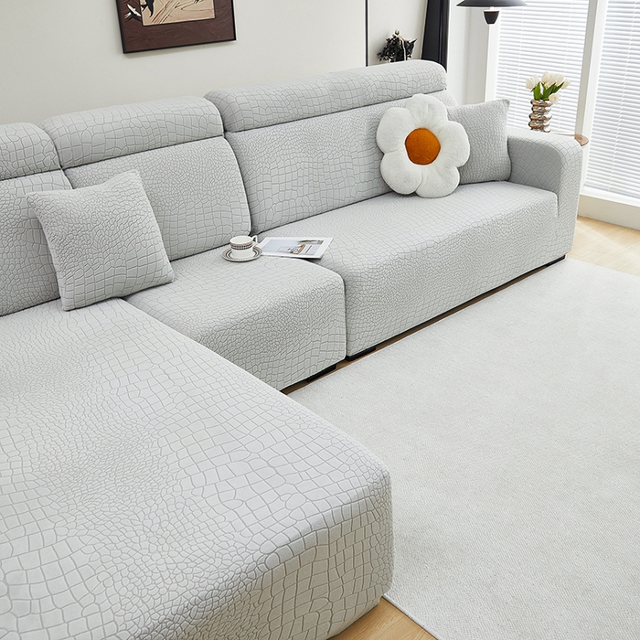 91家纺网 家纺一手货源 找家纺 丝绮鹿 2025新款雕花绒水立方沙发套松紧款（贵妃图） 浅灰