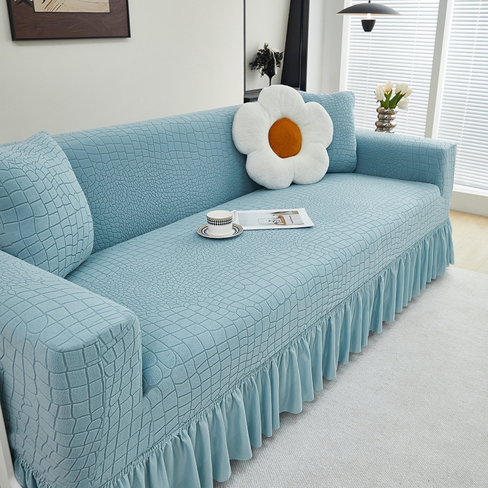 91家纺网 家纺一手货源 找家纺 丝绮鹿 2025新款雕花绒水立方沙发套裙边款（三人图） 淡蓝