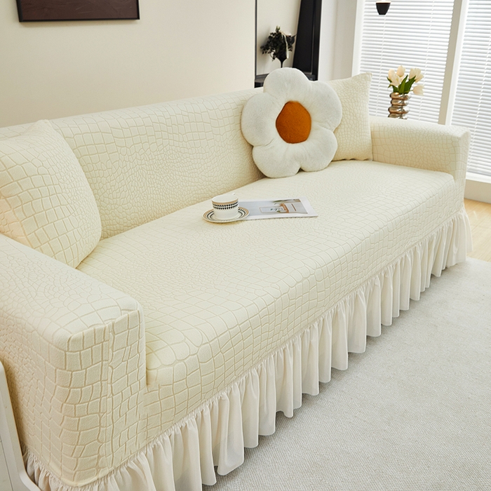 91家纺网 家纺一手货源 找家纺 丝绮鹿 2025新款雕花绒水立方沙发套裙边款（三人图） 米白