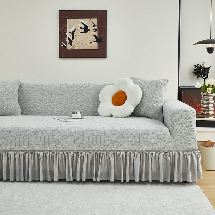 91家纺网 家纺一手货源 找家纺 丝绮鹿 2025新款雕花绒水立方沙发套裙边款（三人图） 浅灰