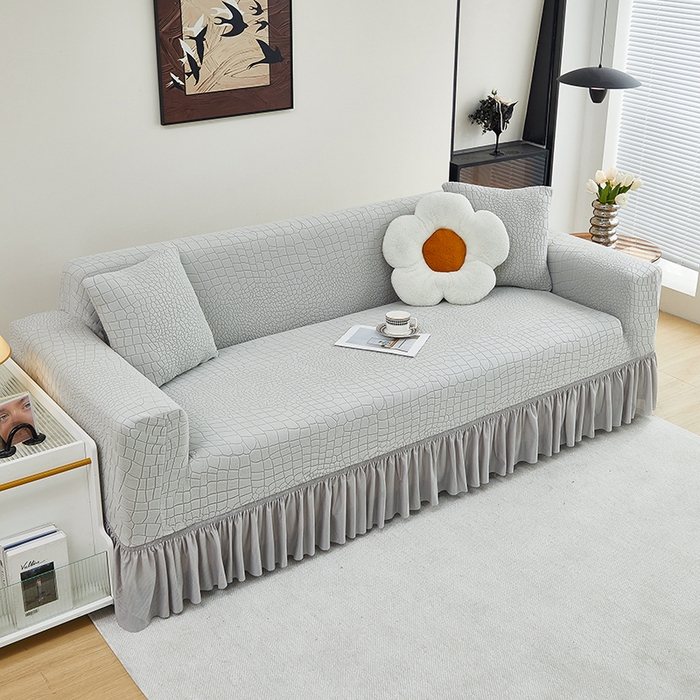 91家纺网 家纺一手货源 找家纺 丝绮鹿 2025新款雕花绒水立方沙发套裙边款（三人图） 浅灰