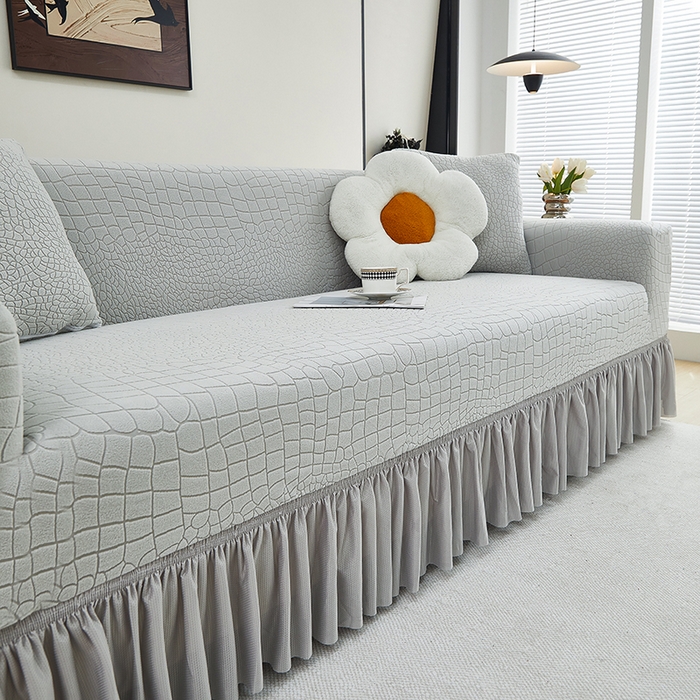 91家纺网 家纺一手货源 找家纺 丝绮鹿 2025新款雕花绒水立方沙发套裙边款（三人图） 浅灰